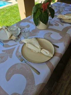 Mantel de Gabardina Acrilica Impermeable Cacareo Blanco Diseño Exclusivo en internet