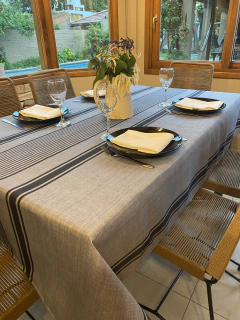 Mantel de Gabardina Acrilica Impermeable Diseño Propio Rayas Griegas gris