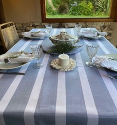 Mantel de Gabardina Acrilica Antimanchas Diseño Propio Raya gris y blanco