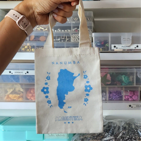 :: BOLSA LIENZO 15X20 :: Cada escarapela viene con bolsita 10x15 estampada, si querés algo más exclusivo, podés sumar esta opción! - comprar online