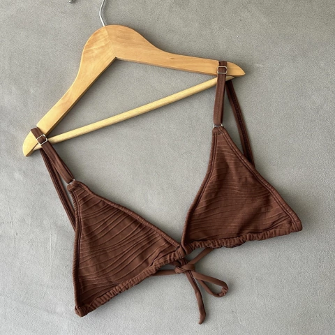 Triangulito regulable texturado atacama chocolate - comprar online