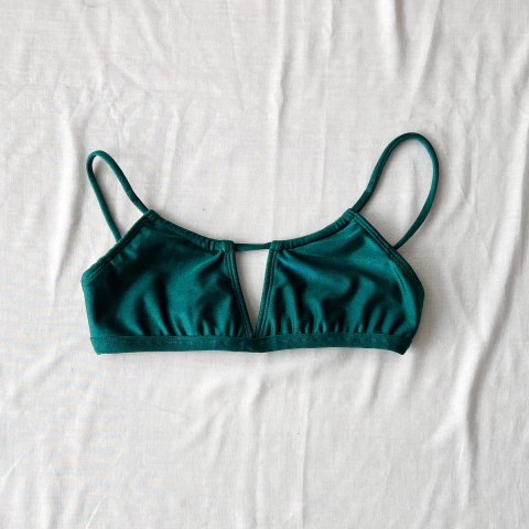 Top en V Petróleo BRILLANTE