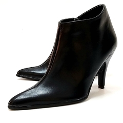 Botitas Lisboa ecocuero liso negro - comprar online