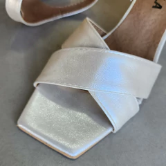 Sandalias ALEXIA nácar natural Edición Limitada - comprar online