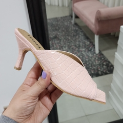 Sandalias VALENTINA croco charol nude en internet