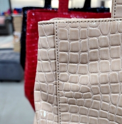 Tote ALELÍ croco charol Beige - comprar online