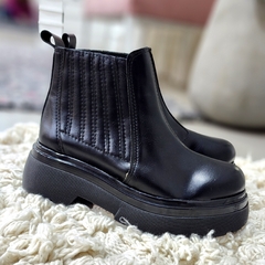 Borcegos CHALTEN ECOCUERO LISO NEGRO