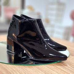 Botitas CAPRI charol negro