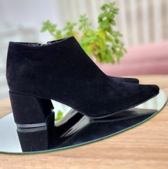 Botitas CAPRI gamuzado negro