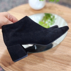 Botitas CAPRI gamuzado negro - comprar online