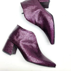 Botas BARI charol arrugado uva - comprar online