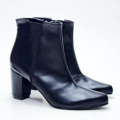 Botitas BOLONIA ecocuero liso negro - comprar online