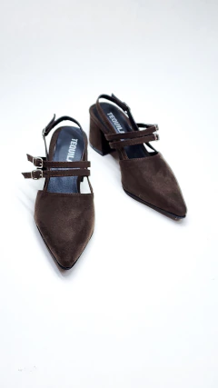 Stilettos CECILIA taco cuadrado chocolate gamuzado - comprar online