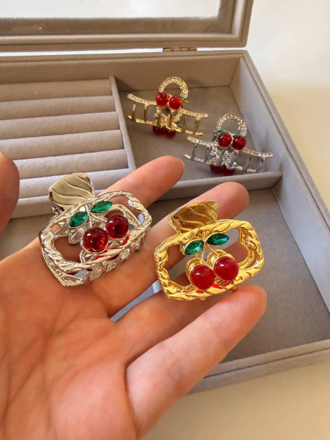 Broche Square Cereza