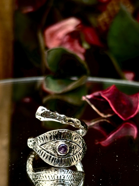 Anillo ojo envolvente Amatista