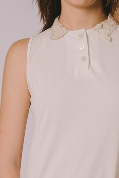 Sleeveless polo dress with renaissance lace collar on internet