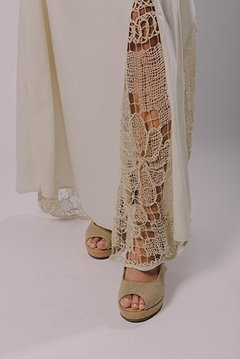 Long dress with gusset and sleeves in fillet lace on internet