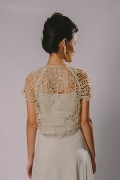 Bolero em renda filé na internet