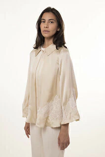 Blusa Seda Pura e Renda