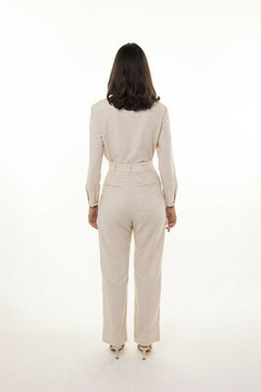 Shirt made of natural fibers and mother-of-pearl buttons on internet