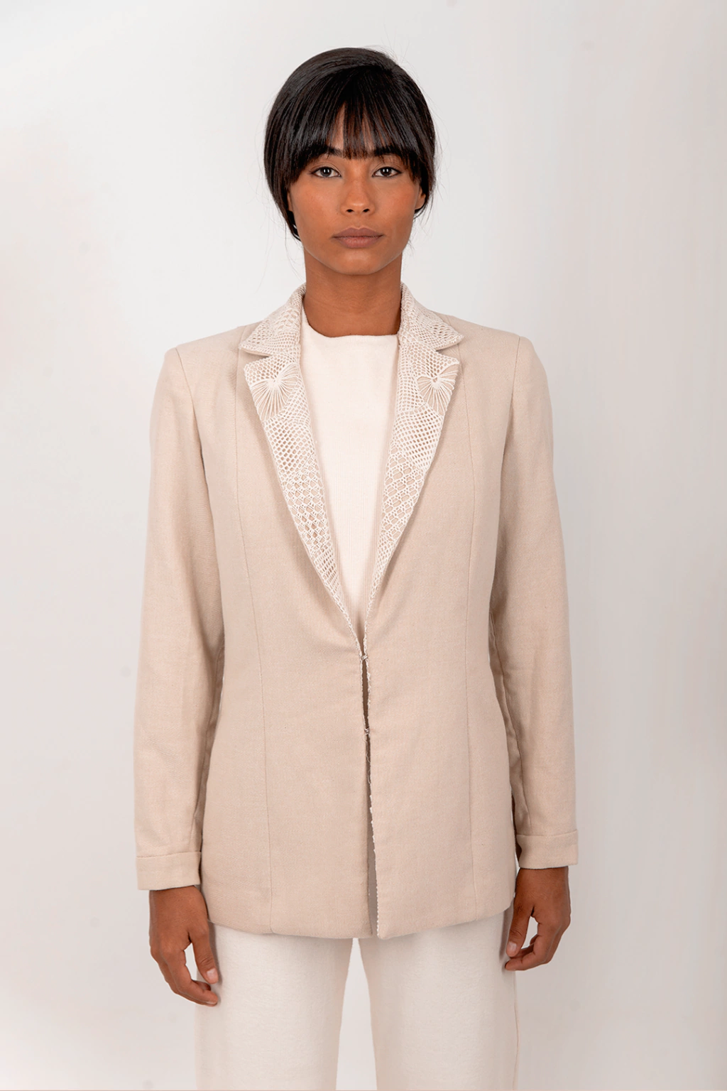 Blazer em Denim com renda na lapela