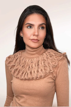 Blusa com rufo na gola - comprar online