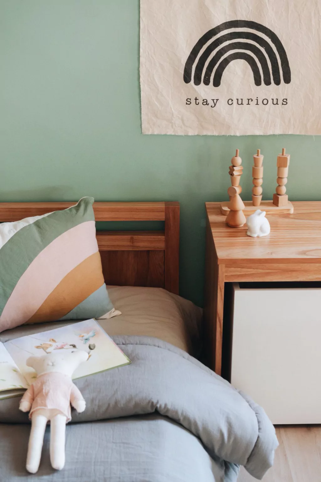 Clara al piso + Val x2