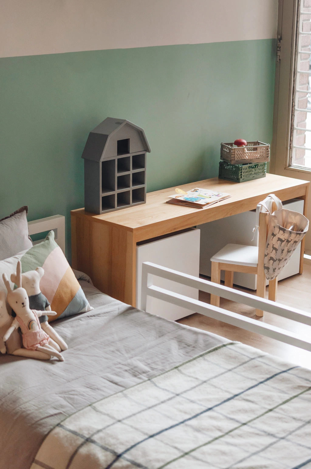 Clara al piso + Val x3