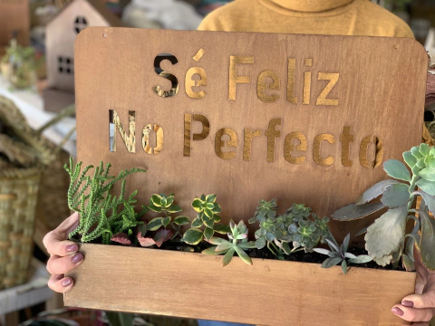 Cartel macetero 45x38 cm (sin suculentas)