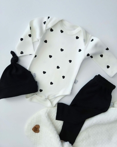 Corazones Negros | Ajuar 3 piezas Natural - comprar online