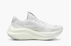 Puma MagMax NITRO™ Running Shoes Men Silver - comprar online