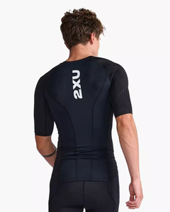 2XU Aero Tri Sleeved Top na internet