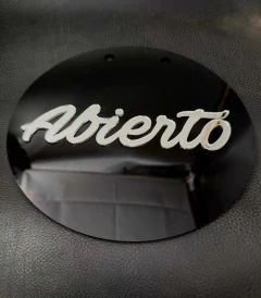 Cartel Circular Abierto/Cerrado Base Acrilico Negro y Letras Espejadas - comprar online