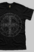 Camiseta Católica Estampada com a Medalha de São Bento cor Preto
