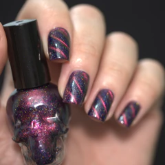 Skull Omen (Exclusive) na internet