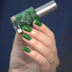 Tsavorite Garnet na internet