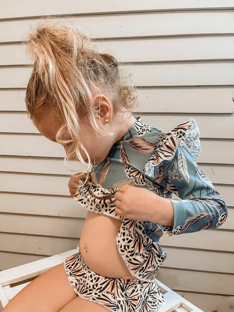 Conjunto remera lycra UV+50 con bombacha Butterfly