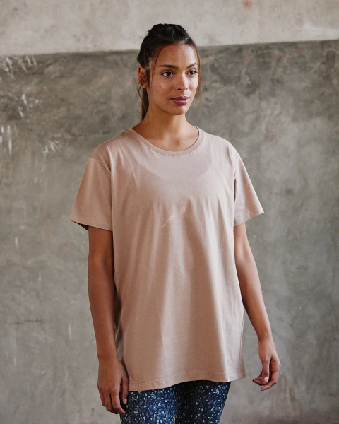 Remera UNI Tostado - comprar online