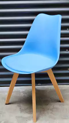 SILLA TULIP CELESTE en internet