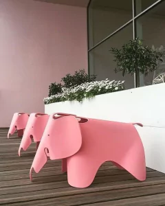 Eames Elephant / Taburete para chicos Rosa en internet