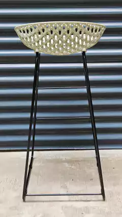 BANQUETA NÓRDICA CALADA COLOR TIZA - comprar online