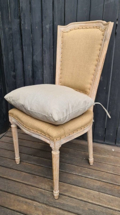 SILLA LOUIS DE ROBLE Y ARPILLERA CON ALMOHADON DE LINO - comprar online