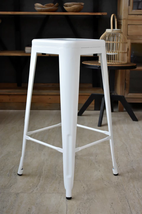 BANQUETA TOLIX BLANCO MATE 75 CMS