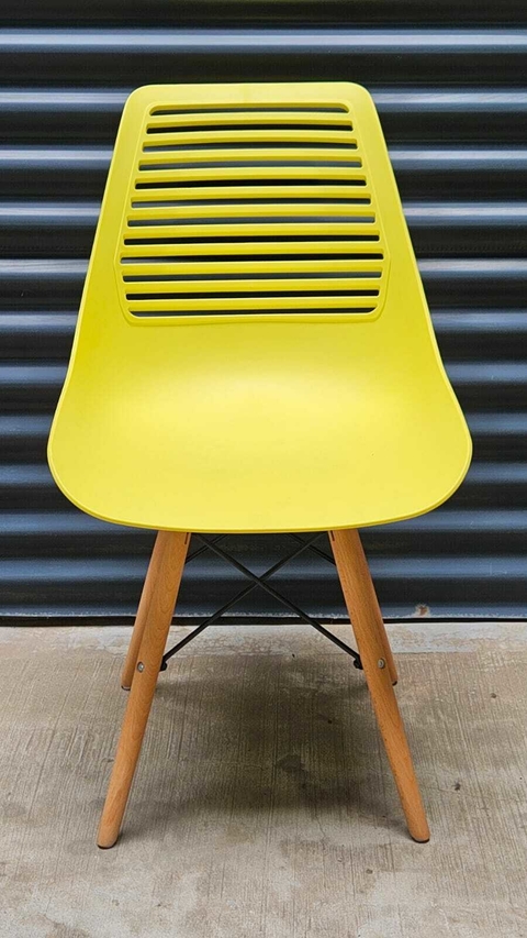 SILLA EAMES LUCERO AMARILLO