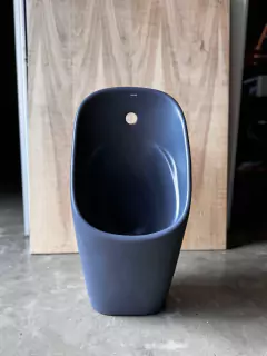 MINGITORIO URINARIO CON SENSOR Y ELECTROVALVULA NEGRO MARCA HOESCH FOSTER - comprar online