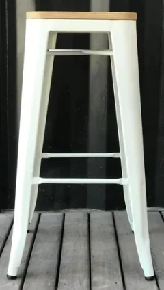 Banqueta Tolix Blanco Mate con asiento de Madera 75 cm en internet