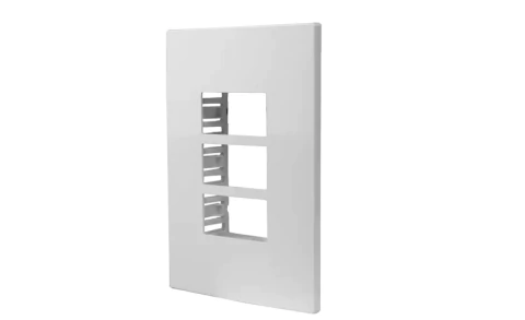 Placa elétrica branca 4x2 com espaço para 3 módulos I9 Ilumi