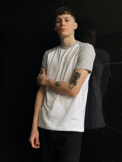 Remera Mercy Grey & White