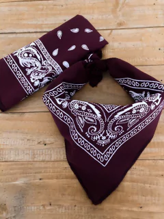 Pañuelo Wonderland Bordó