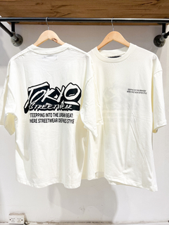 Remera Boxy Fit Tokyo